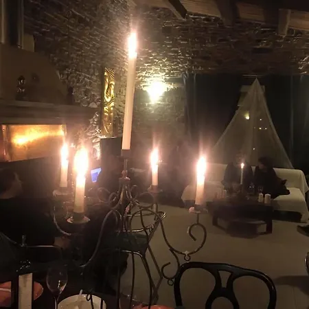 Castella Bed & Breakfast *