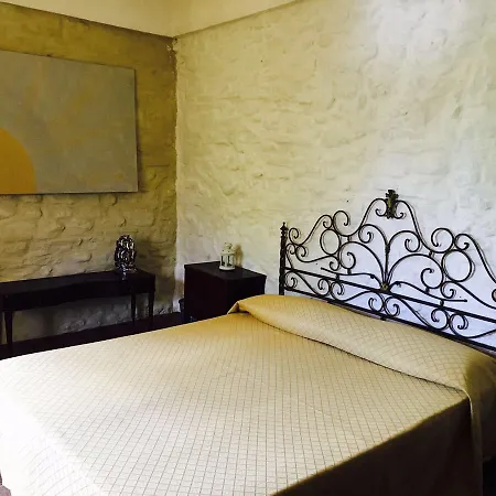 Castella Bed & Breakfast