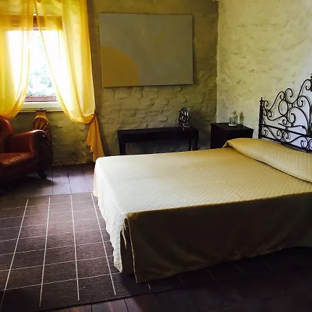 Castella Bed & Breakfast *