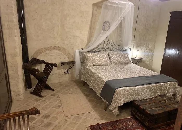 Castella فندق مبيت وإفطار 3*