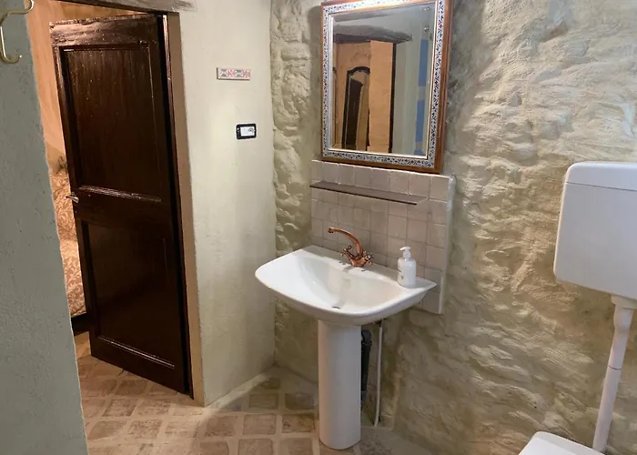 فندق مبيت وإفطار Castella Monte Colombo